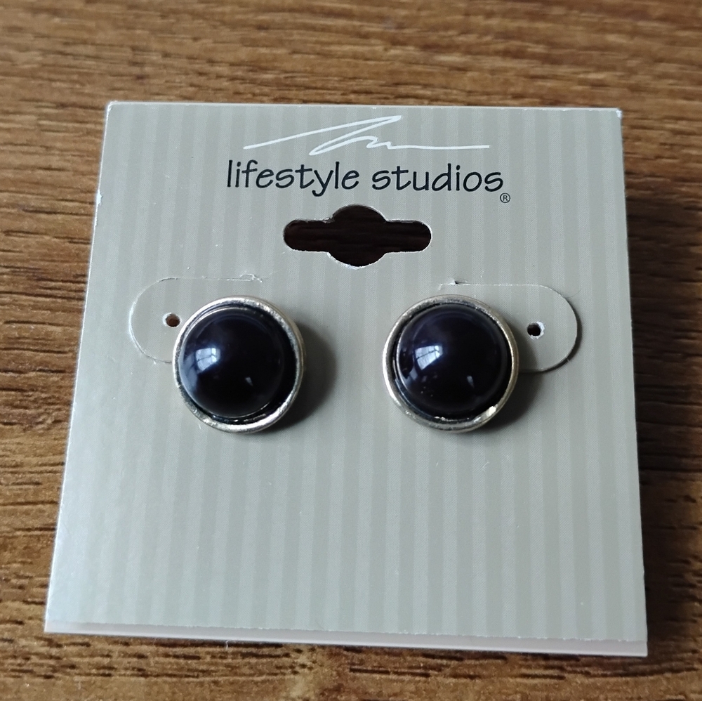 Women's Earrings Black Studs Round Pierced